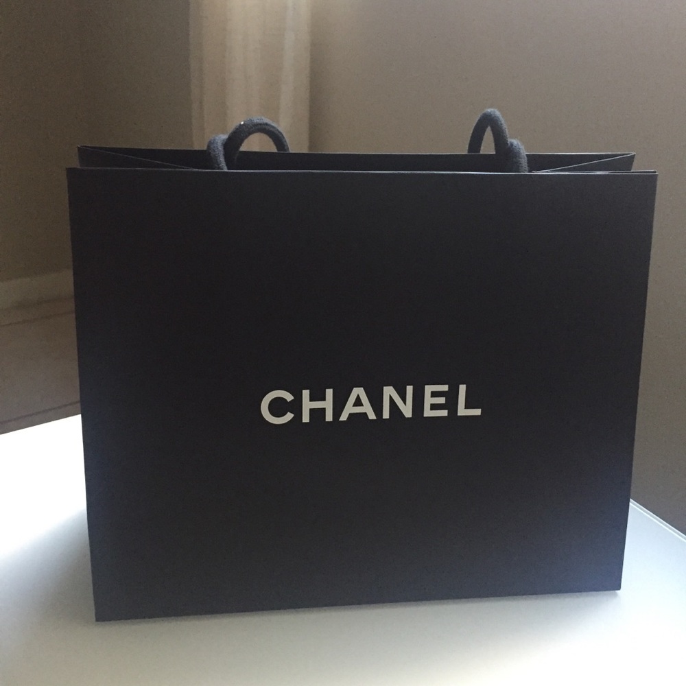 ❗️SOLD❗️Authentic Chanel Shopping/Gift Bag